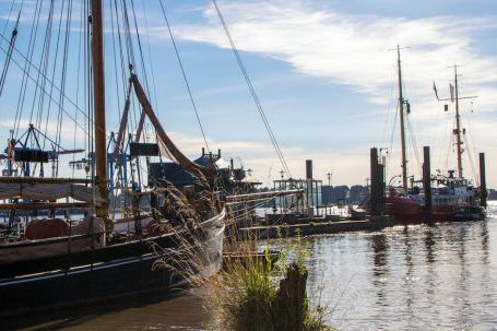 Port Travel - Hamburg Övelgönne Hafen