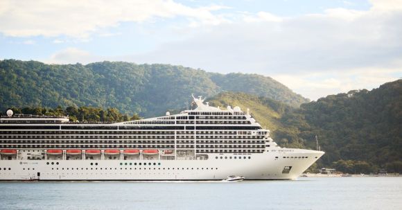 Cruise - White Ship