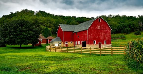 Country - Red Barn